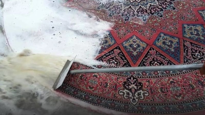 شستن فرش ماشینی در خانه به چه شکل انجام می‌شود؟